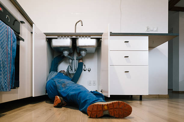 Professional Leak Detection technician working in The Lakes, NV